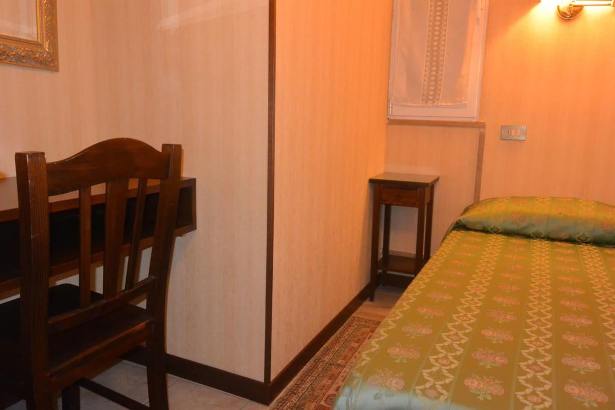מאנטובה Hotel Italia City Center מראה חיצוני תמונה