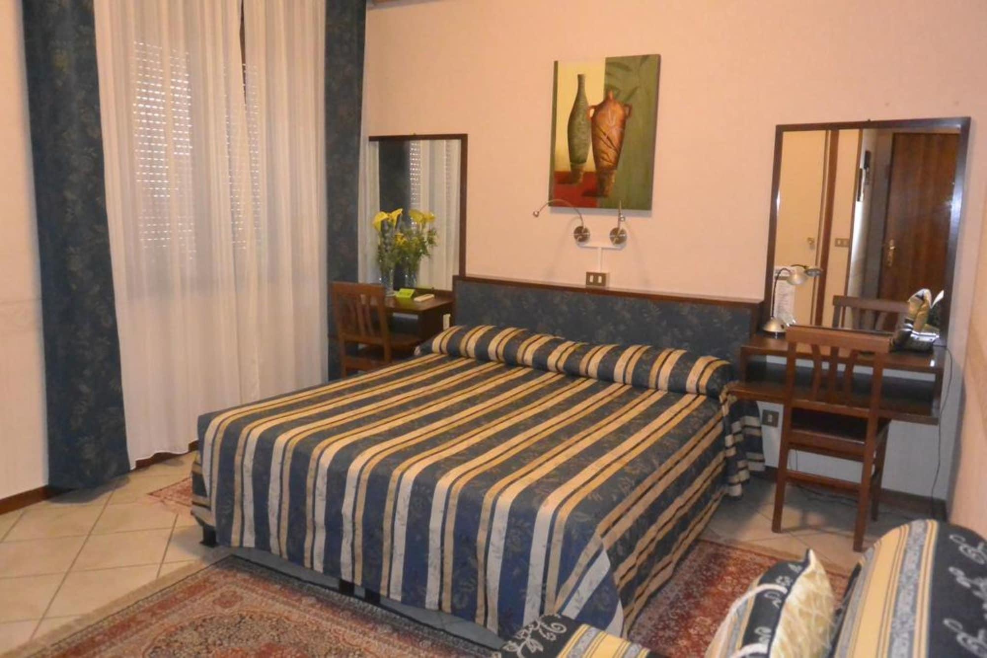 מאנטובה Hotel Italia City Center מראה חיצוני תמונה