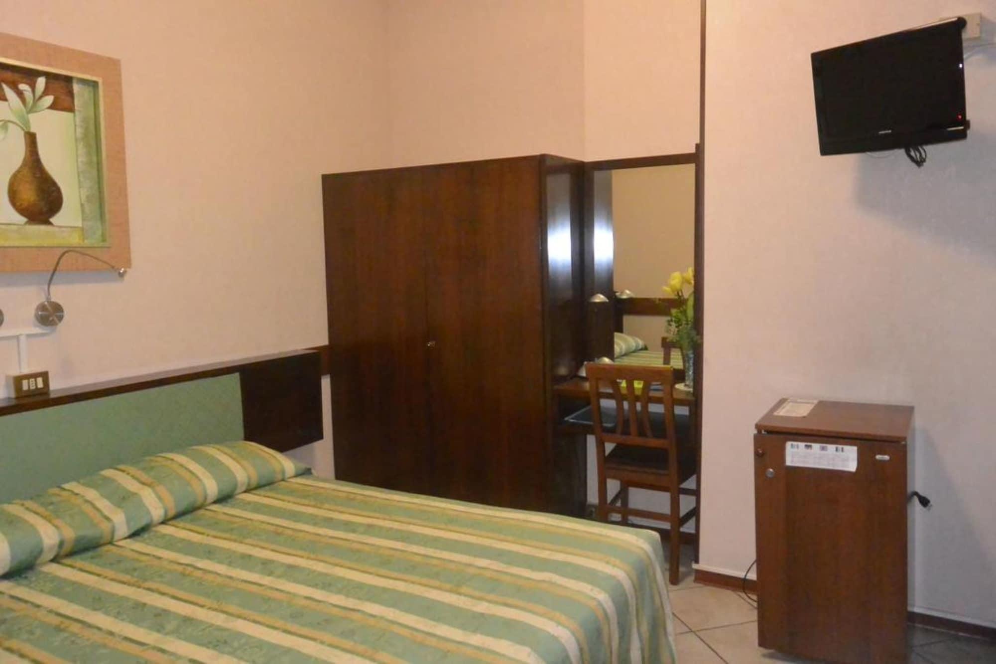 מאנטובה Hotel Italia City Center מראה חיצוני תמונה