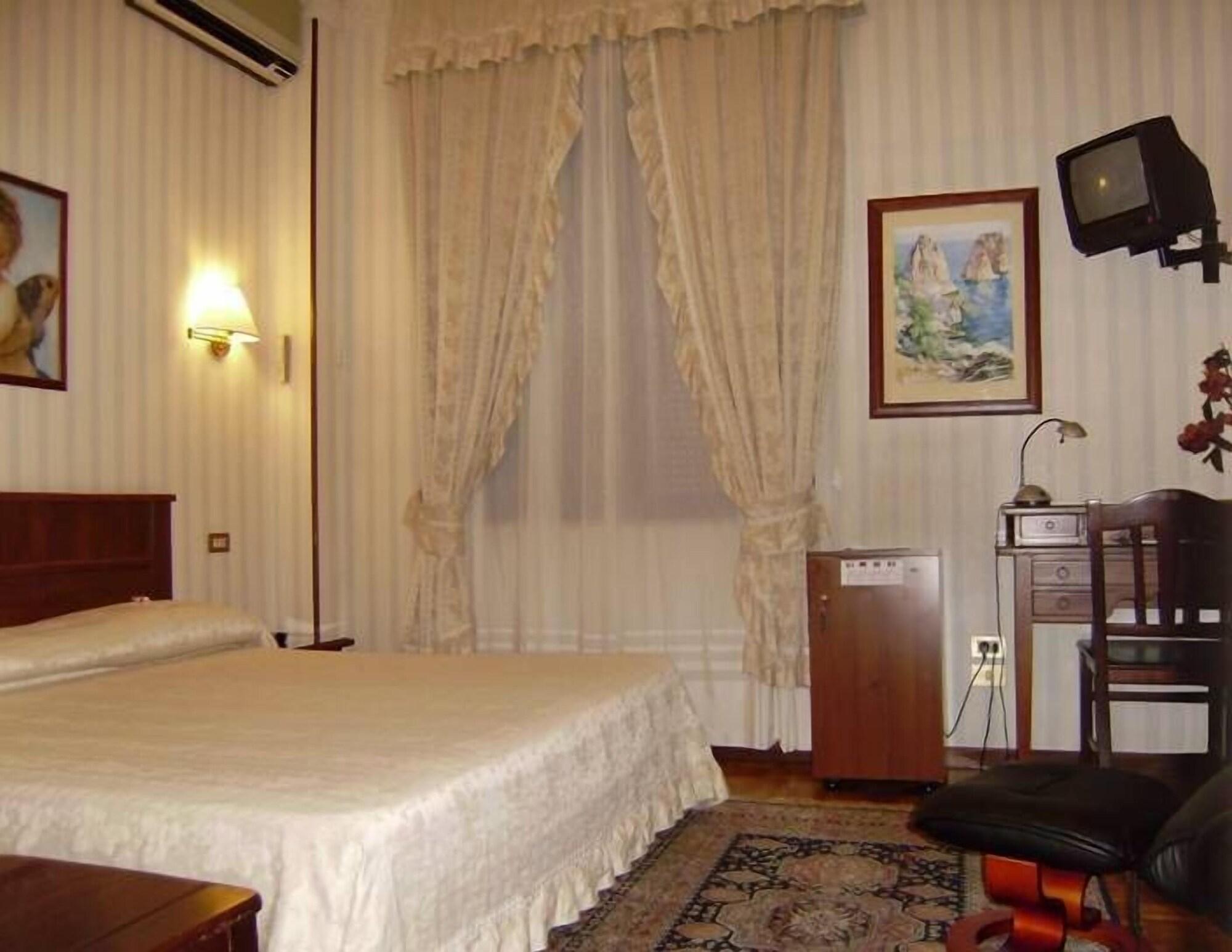מאנטובה Hotel Italia City Center מראה חיצוני תמונה