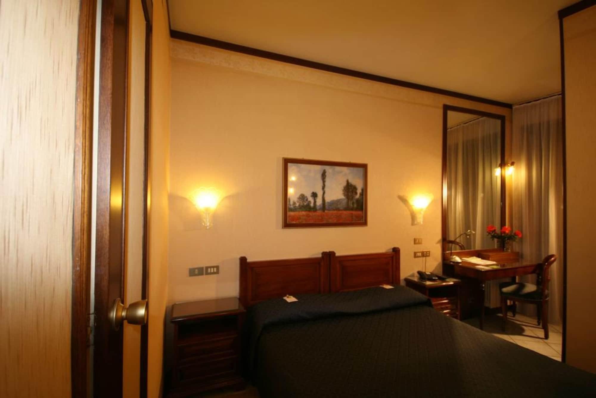 מאנטובה Hotel Italia City Center מראה חיצוני תמונה
