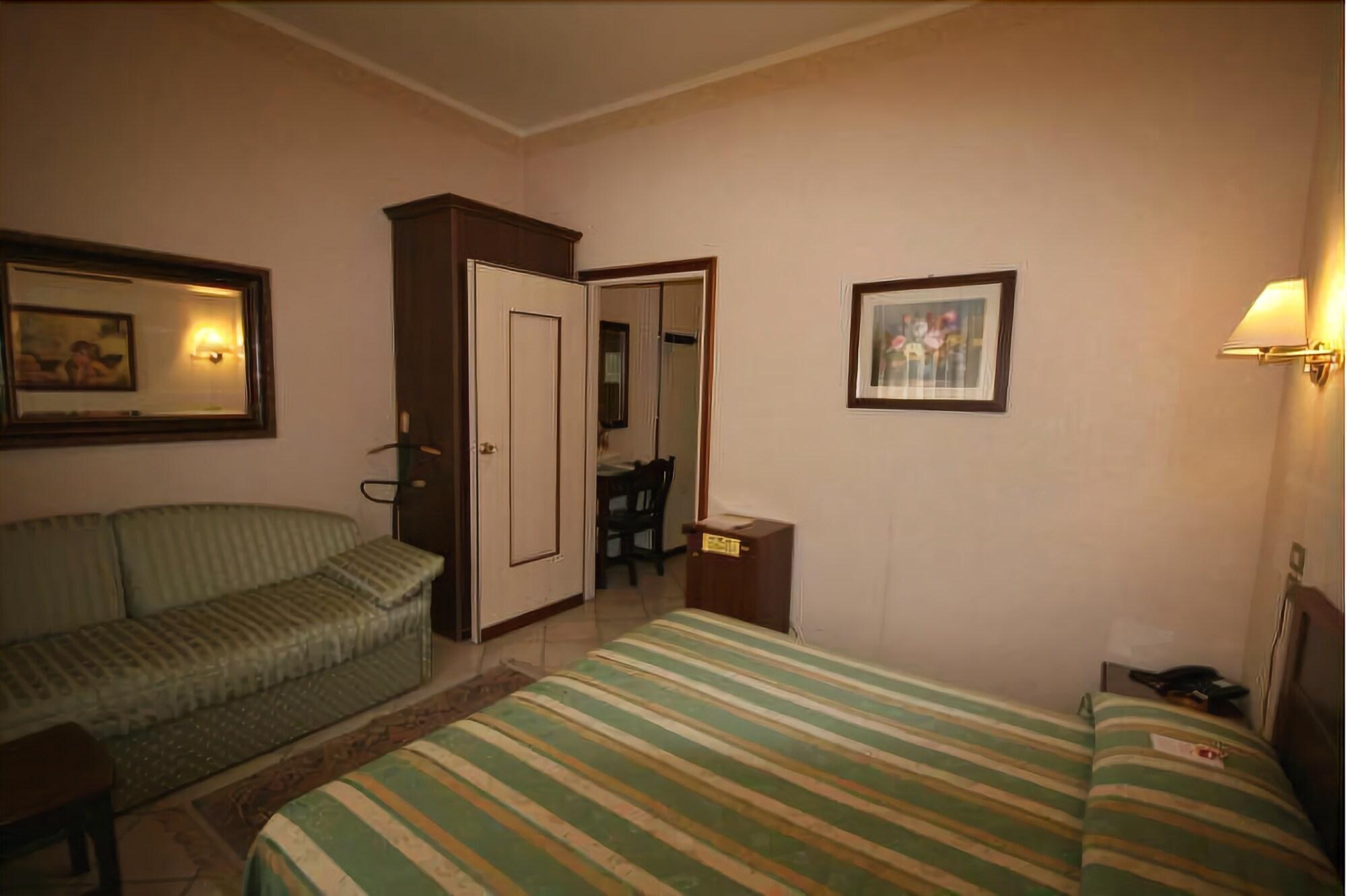 מאנטובה Hotel Italia City Center מראה חיצוני תמונה