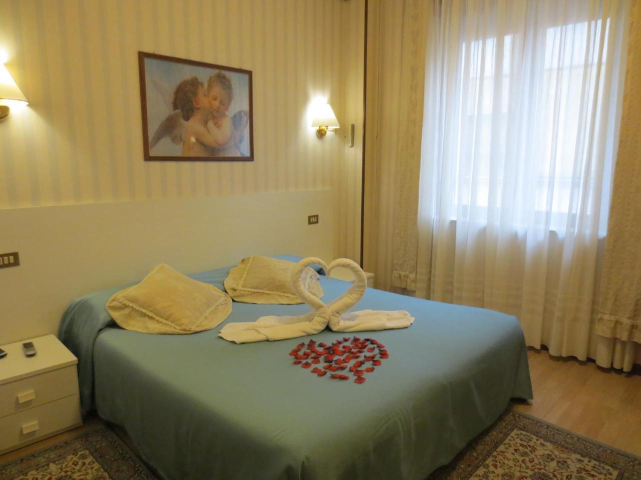מאנטובה Hotel Italia City Center מראה חיצוני תמונה
