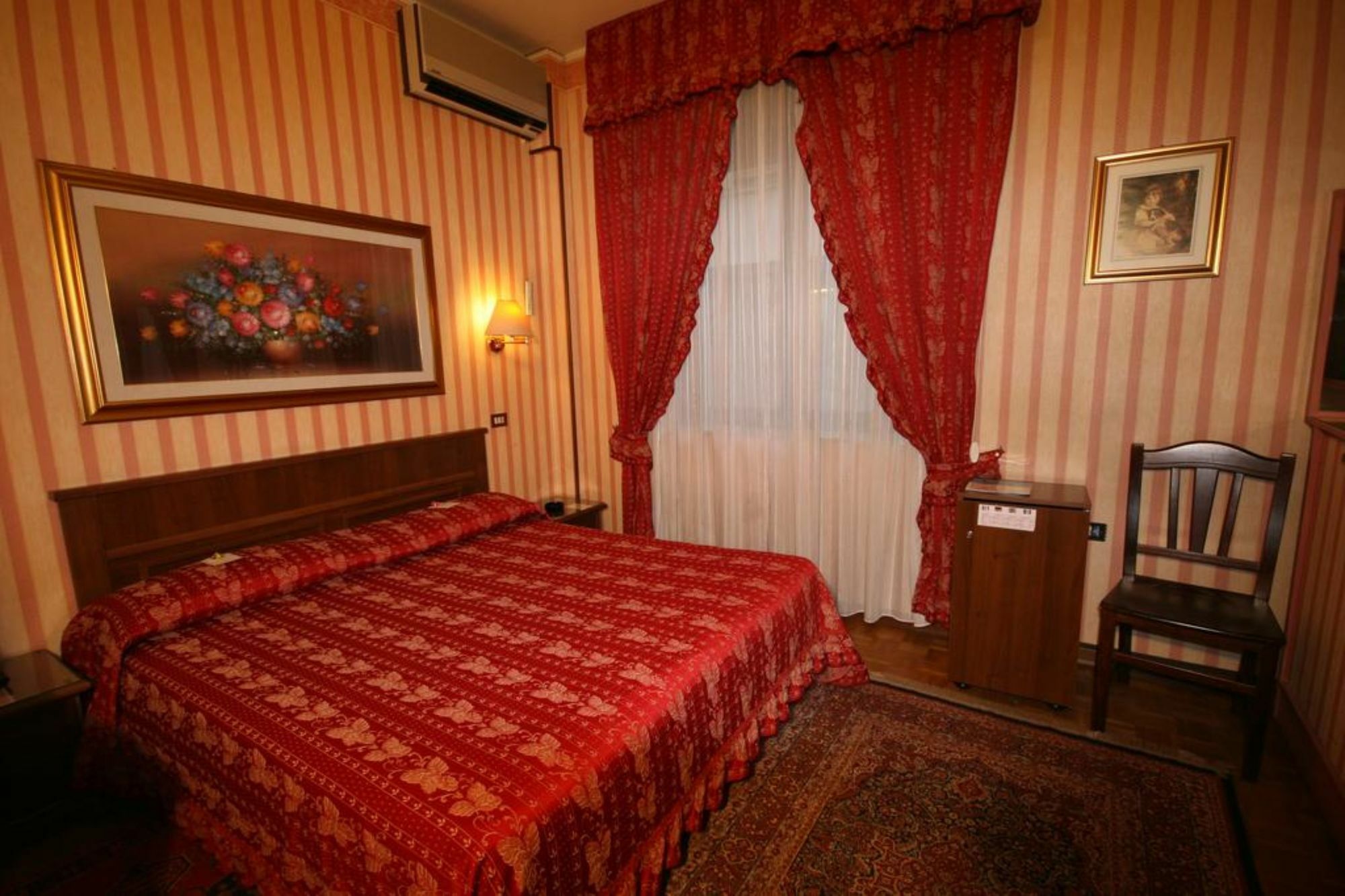 מאנטובה Hotel Italia City Center מראה חיצוני תמונה